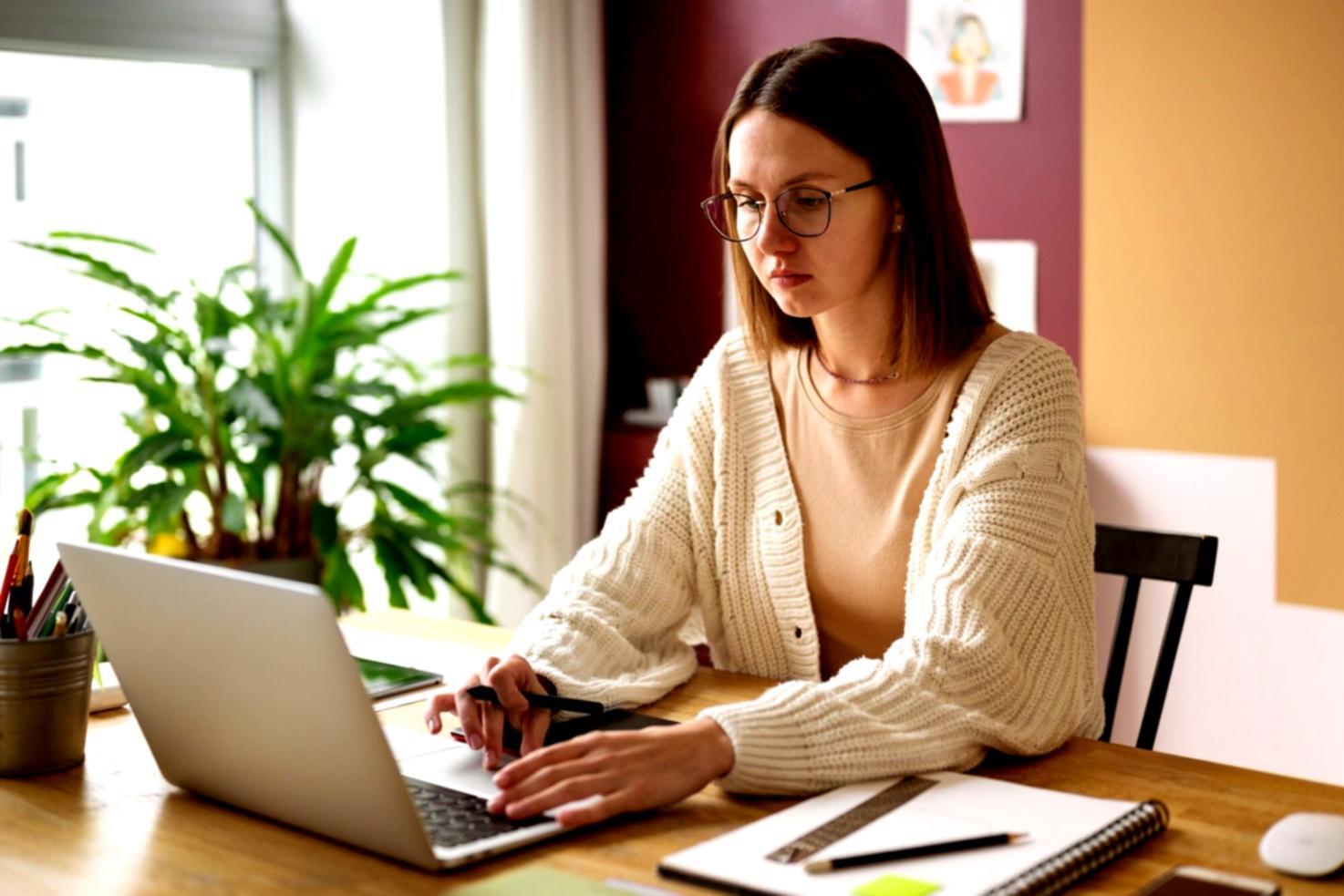 Finanzplanung Arbeitsumgebung mit Dokumenten und Unterlagen